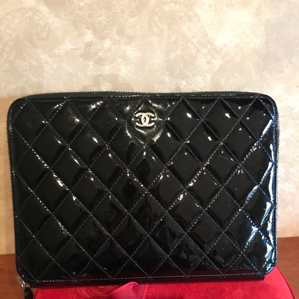 Chanel clutch
